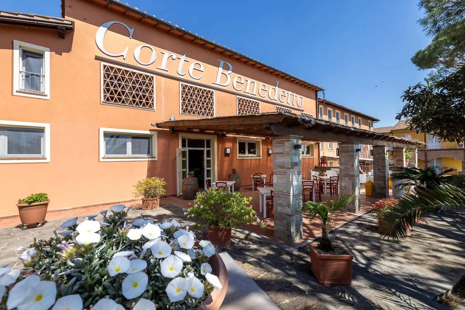 Landhuis Agriturismo Corte Benedetto Montecarlo Italië